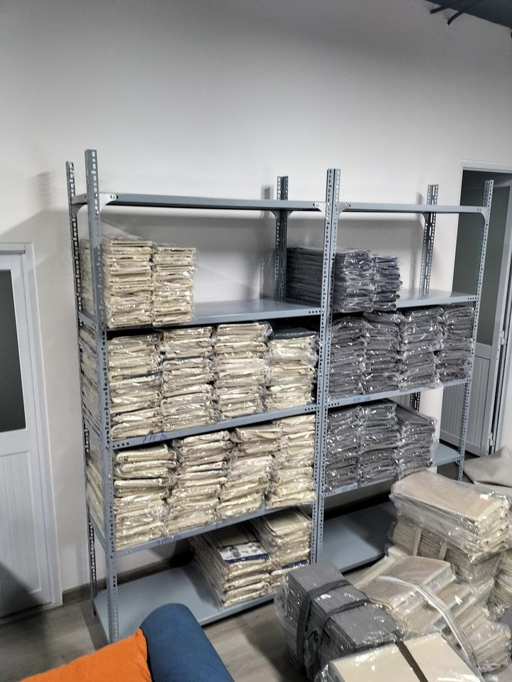 mua kệ v lỗ giá rẻ quận tân phú