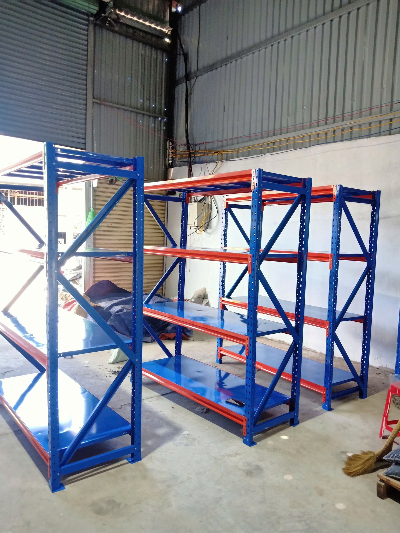 mua kệ sắt ở đâu TPHCM