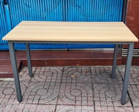 Bàn làm việc văn phòng K1