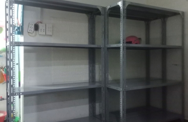 KỆ SẮT V LỖ: MỘT LOẠI KỆ ĐA DẠNG TÍNH NĂNG